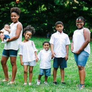 Meet your Posher, Amina